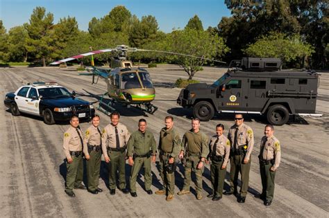 La county sheriff - The L.A. County Sheriff's Department has about 600 fewer sworn deputies than the LAPD (aka about 9,400) but employs twice as many civilians. It's the largest sheriff's agency in the world and it's ...